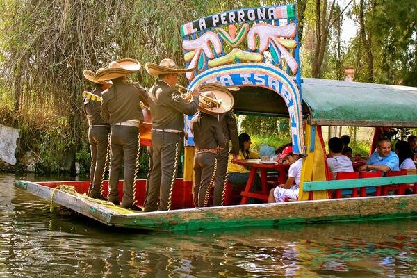 Musica en Xochimilco