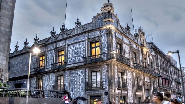 Esquina Casa de los Azulejos