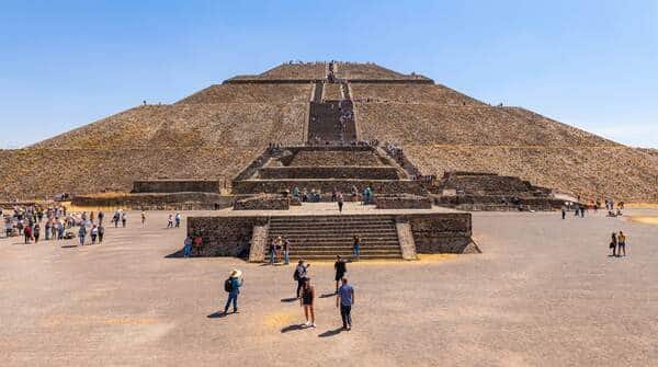 Piramide del Sol de frente